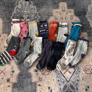 14 pairs of super cute boys socks! Vineyard vines, j crew, fits up to shoe sz 3